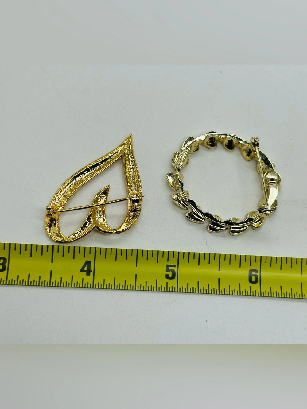 Vintage Gold Tone Heart Valentines Brooch Pin Set Gerrys Circle Open Rhinestone